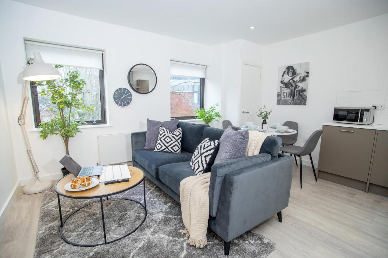 Pembroke House Apartments Exeter For Families Business Relocation Free Parking Bagian luar foto