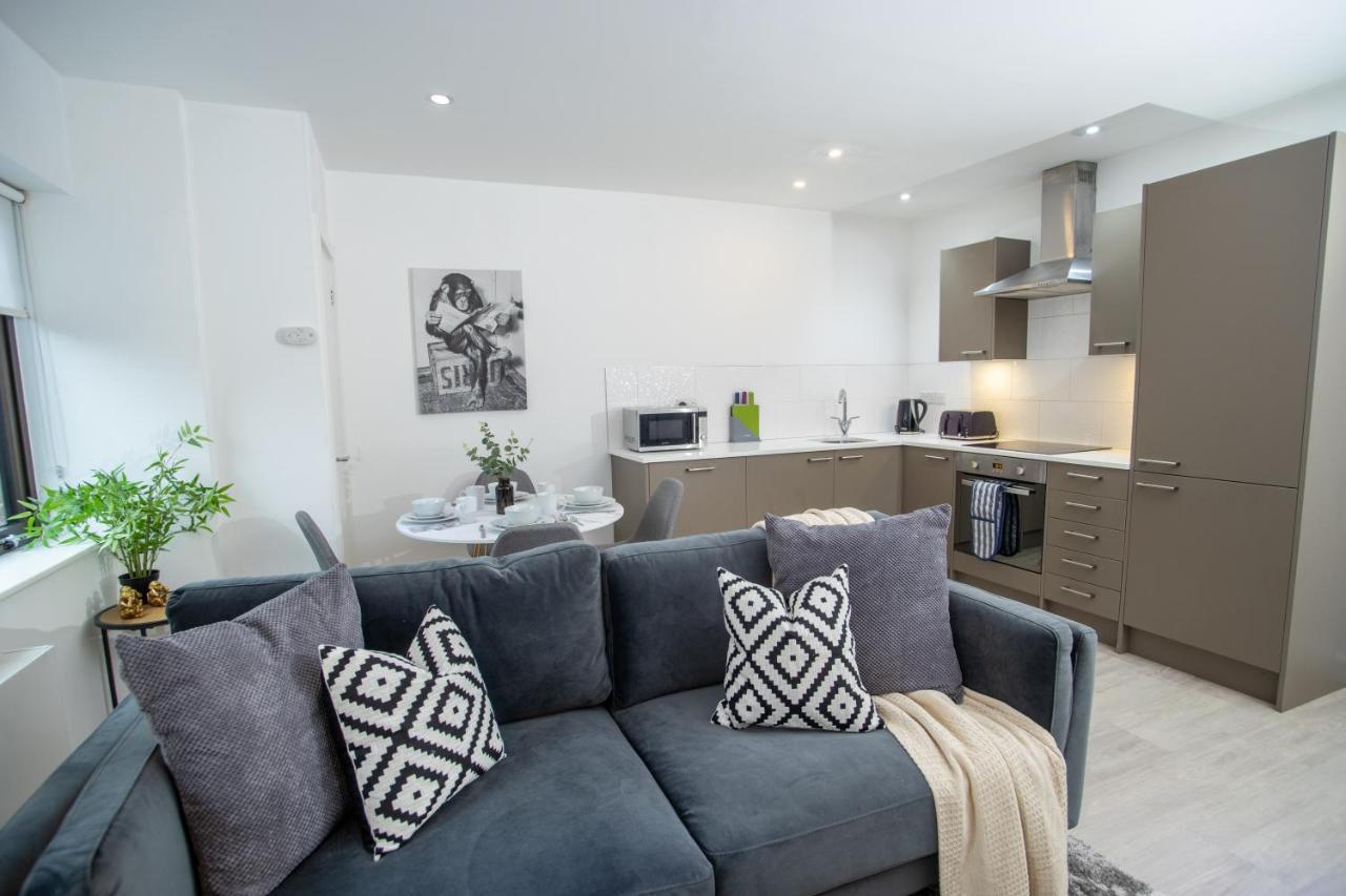 Pembroke House Apartments Exeter For Families Business Relocation Free Parking Bagian luar foto