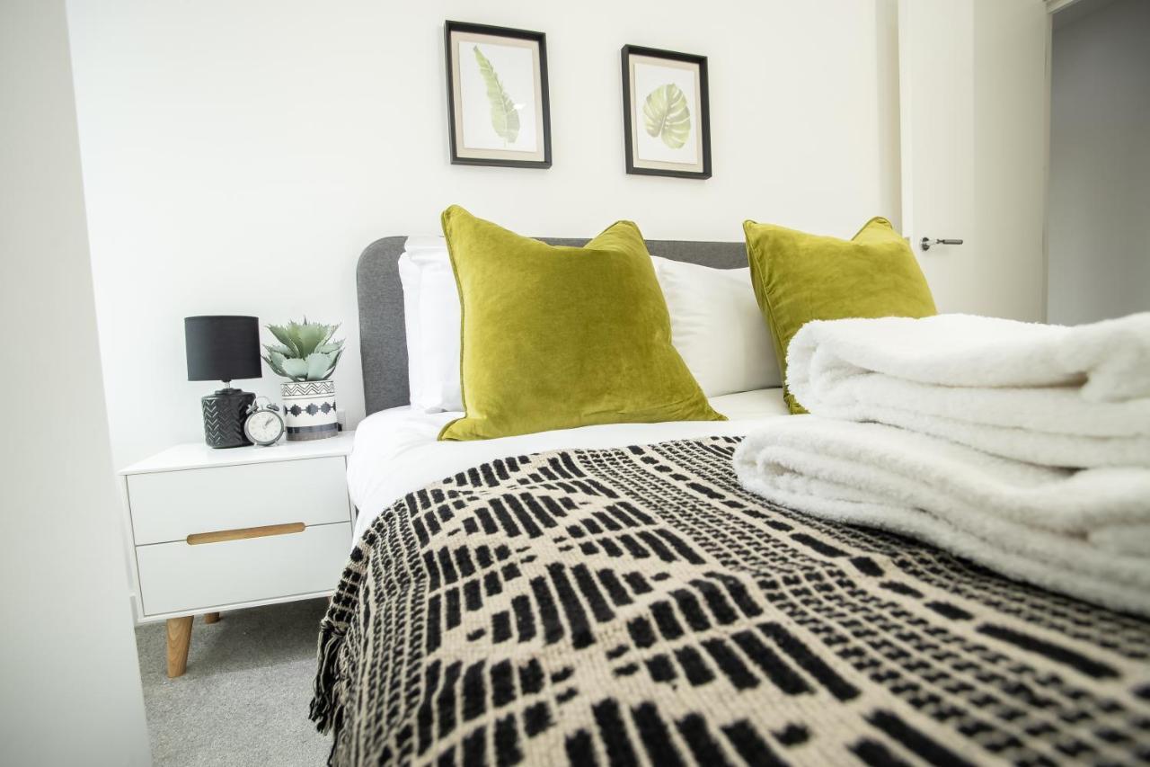 Pembroke House Apartments Exeter For Families Business Relocation Free Parking Bagian luar foto