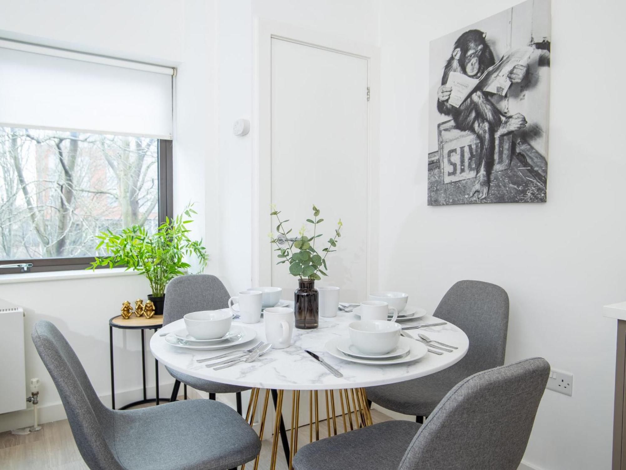 Pembroke House Apartments Exeter For Families Business Relocation Free Parking Bagian luar foto
