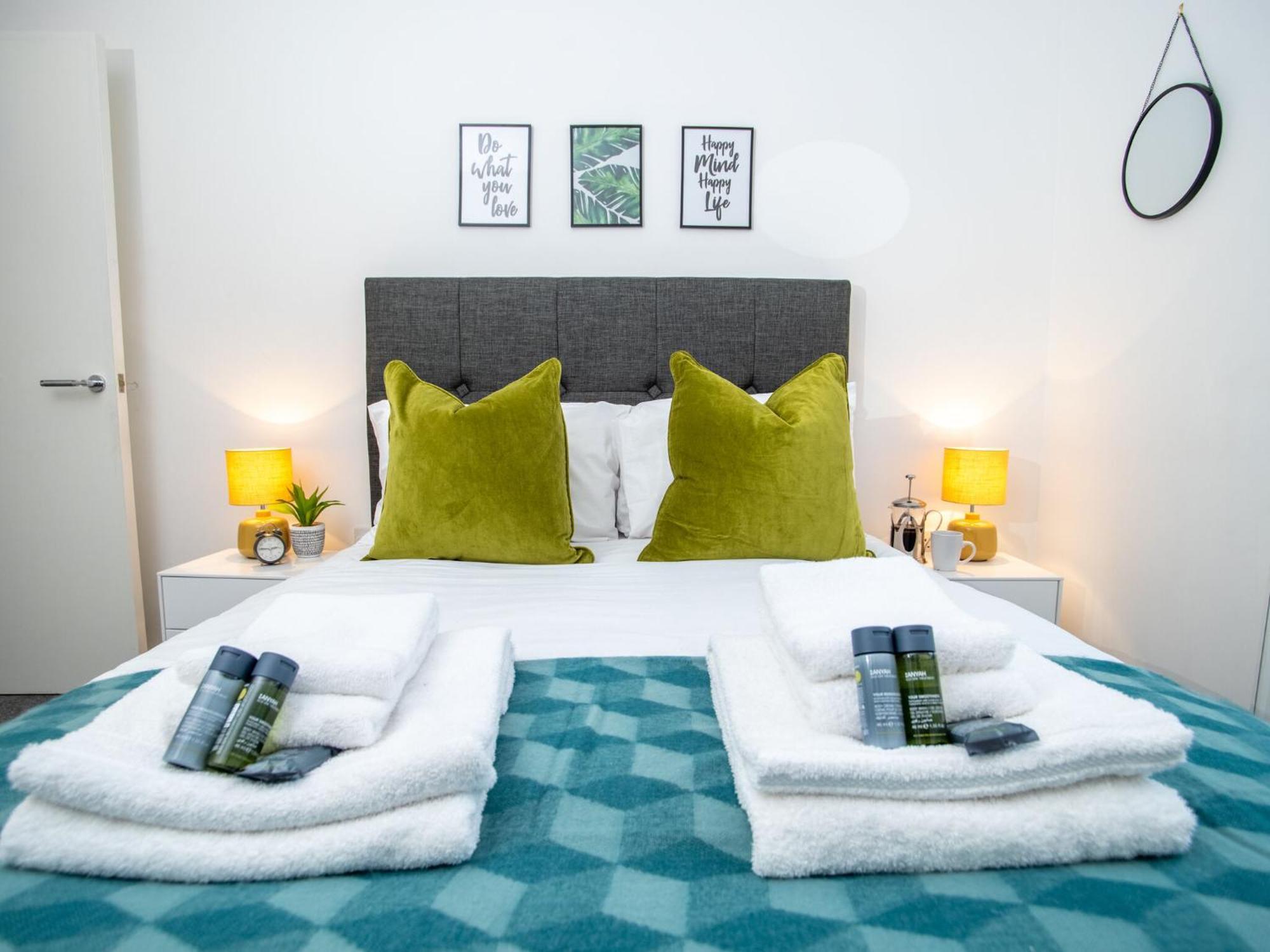 Pembroke House Apartments Exeter For Families Business Relocation Free Parking Bagian luar foto